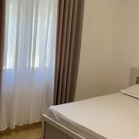Vila Albert بيت للعطل *
